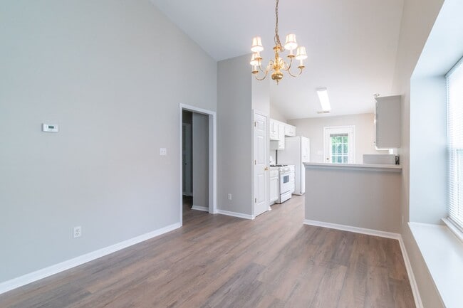 Building Photo - Lovely home in Monroe!