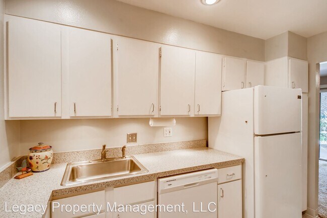 Building Photo - 480 S Marion Pkwy