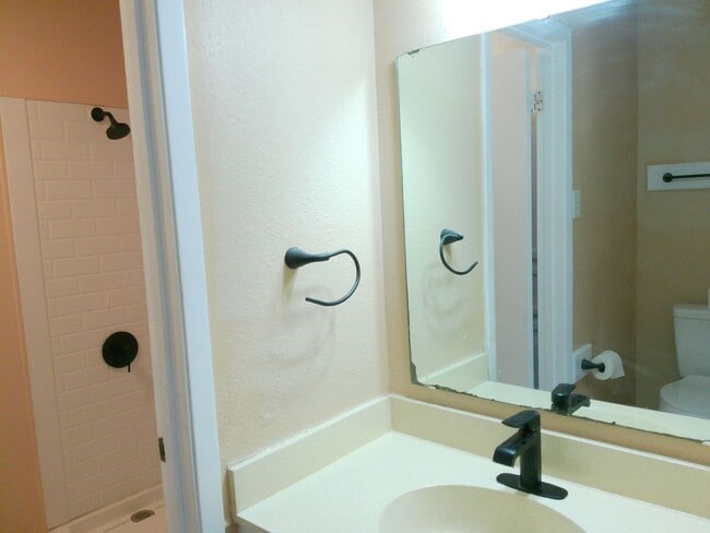 Building Photo - 3617 Crestbrook Ct