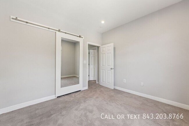 Building Photo - 4585 Great Oak Dr