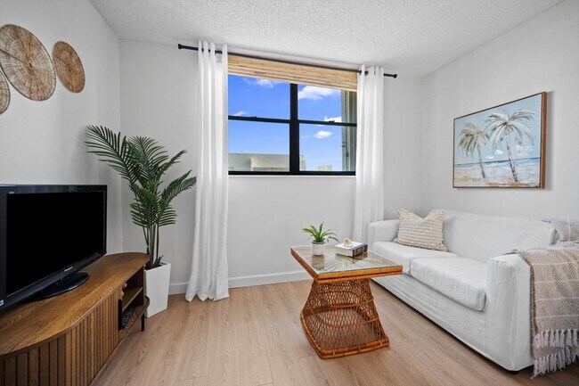 Building Photo - 3540 S Ocean Blvd