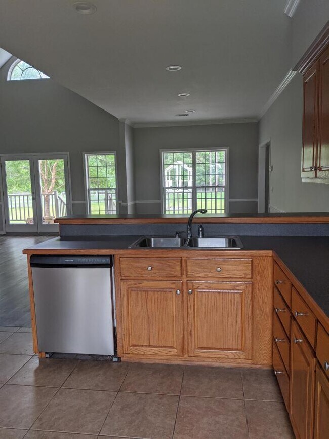 Building Photo - 3 bedroom in Adel GA 31620