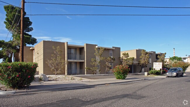 Primary Photo - Parkwest Apartments