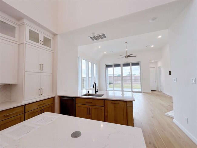Building Photo - 5222 Tahoe Ct