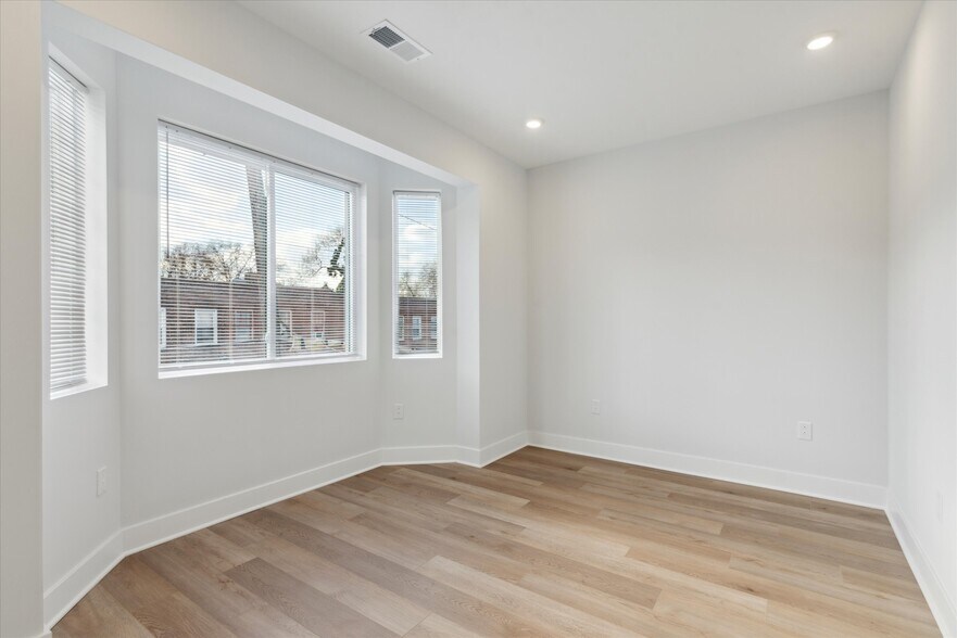 Building Photo - 3843 Haverford Ave