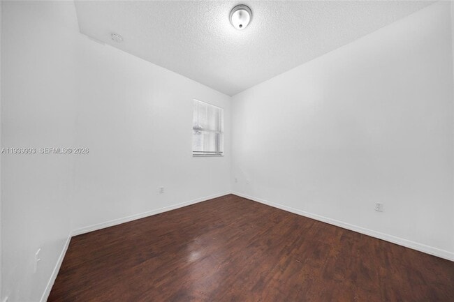 Building Photo - 951 NE 42nd Terrace