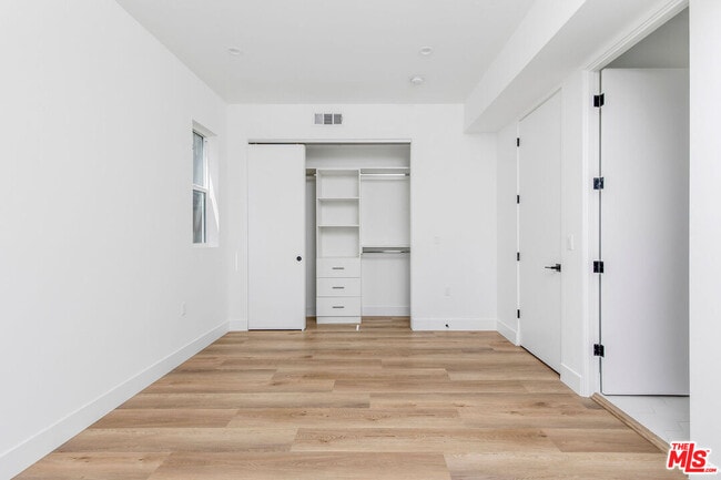 Building Photo - 11241 Morrison St