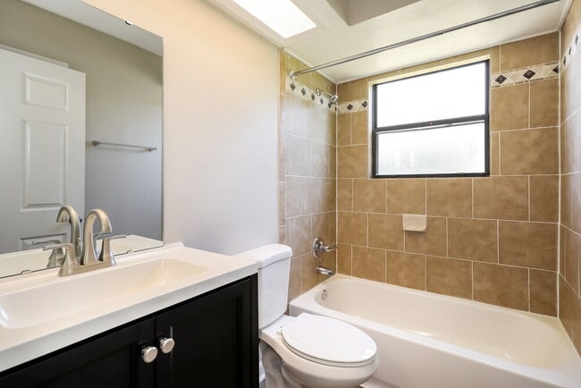 Building Photo - 8405 Rockridge Ct