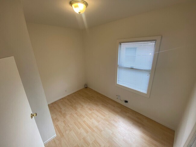 Building Photo - Charming Oakland Home in Desirable Neighborhood