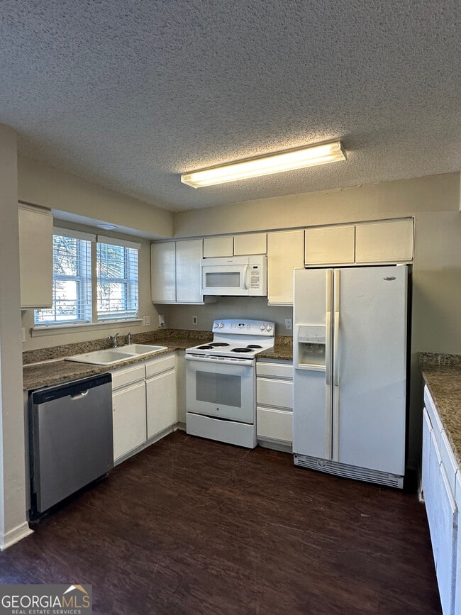 Building Photo - 105 Inlet Reach Cir