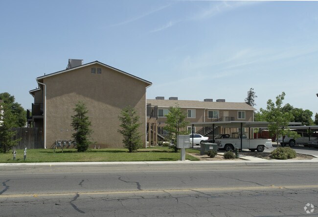 Building Photo - 980 E Dinuba Ave