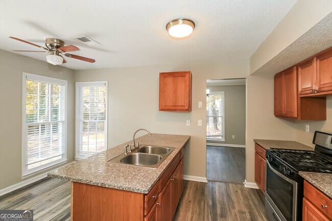 Building Photo - 10972 Clearwater Dr