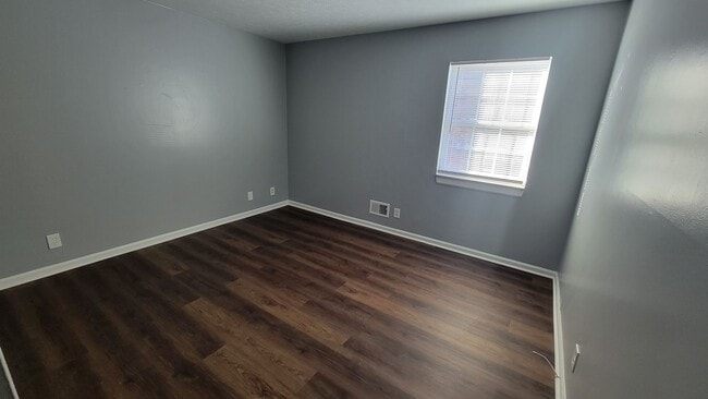 Building Photo - 4405 Landside Dr