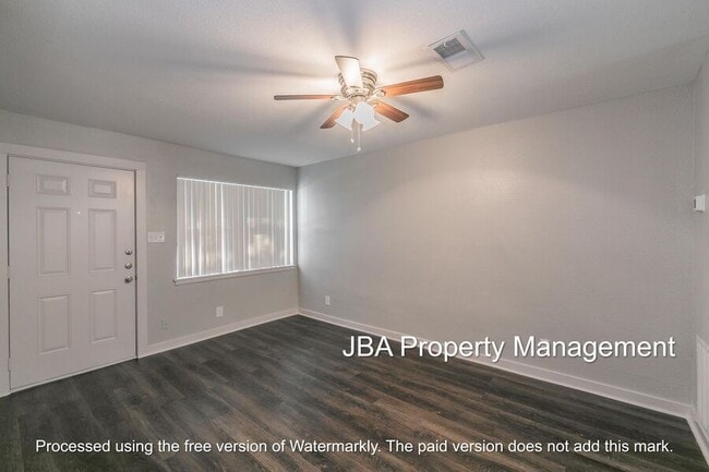 Building Photo - 3515 Selk Ave