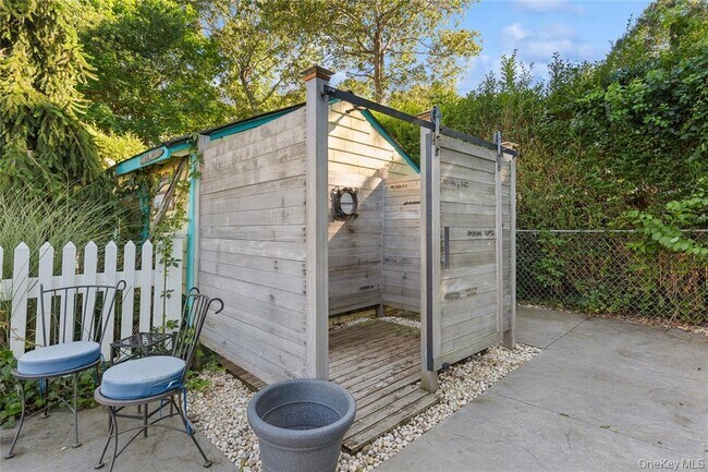 Building Photo - 123 Broad Ave