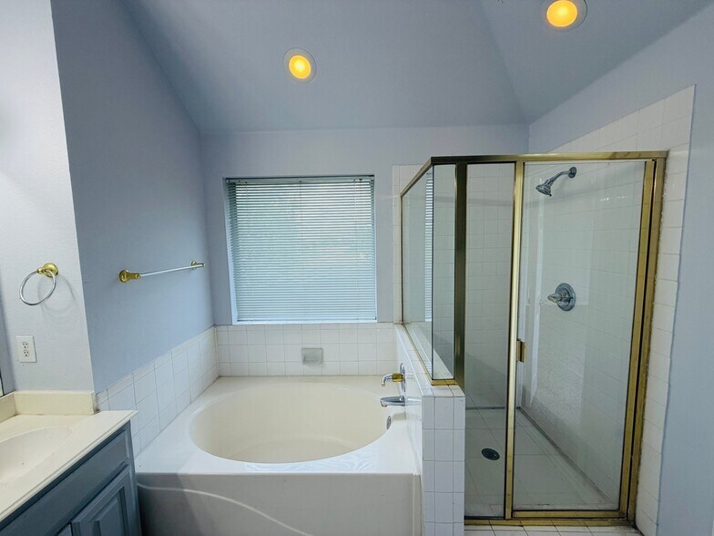 Building Photo - 5728 Blackmon Ct
