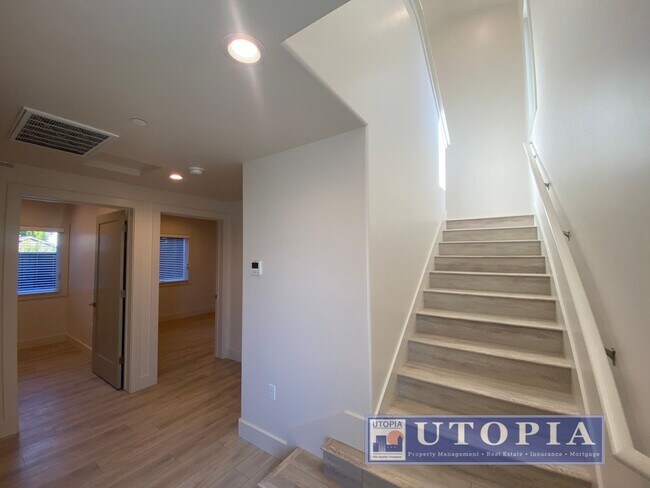 Building Photo - Newly Built 3Bd/2Ba Townhouse Style Home w...