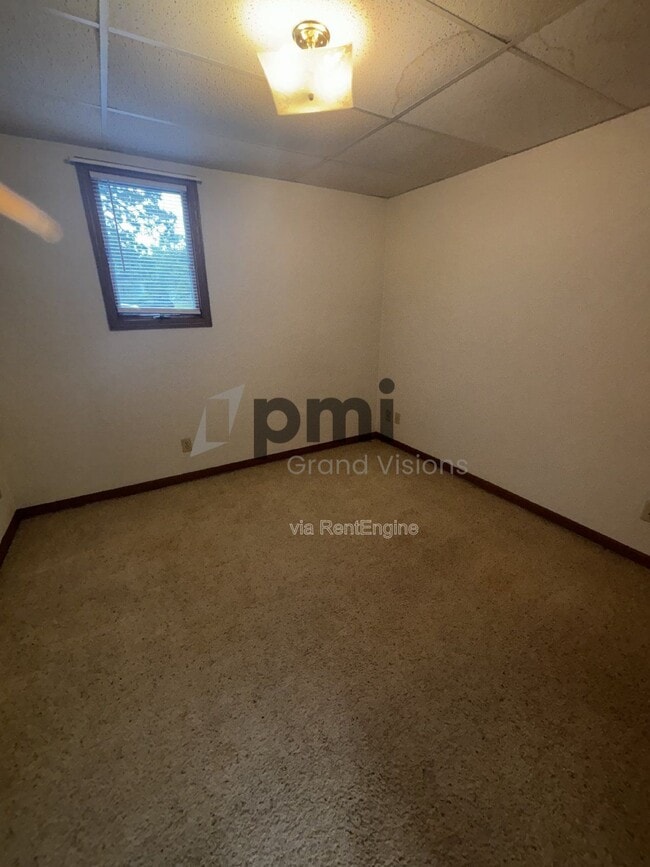 Building Photo - 1103 6th St