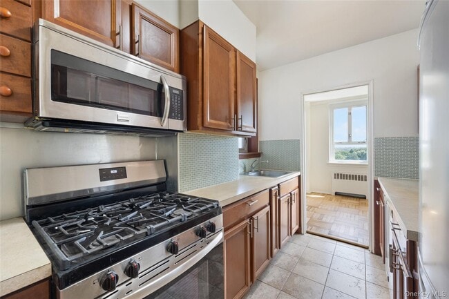 Building Photo - 5355 Henry Hudson Pkwy W
