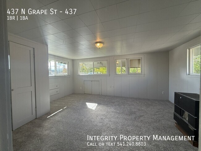 Building Photo - 437 N Grape St