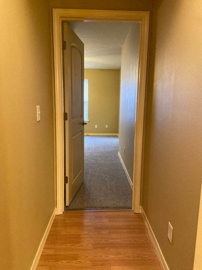 Building Photo - Condominium in Sycamore Ridge