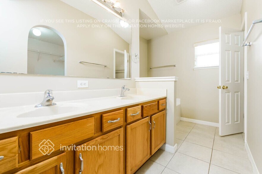 Building Photo - 2966 Elbib Dr