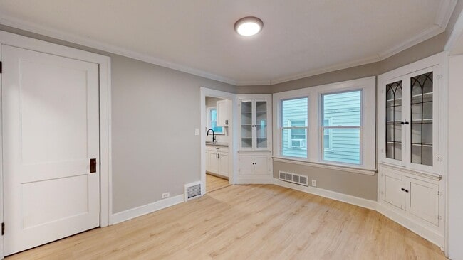 Building Photo - For August Move-In - West Blvd Area - 2 Bedroom Single Family Home