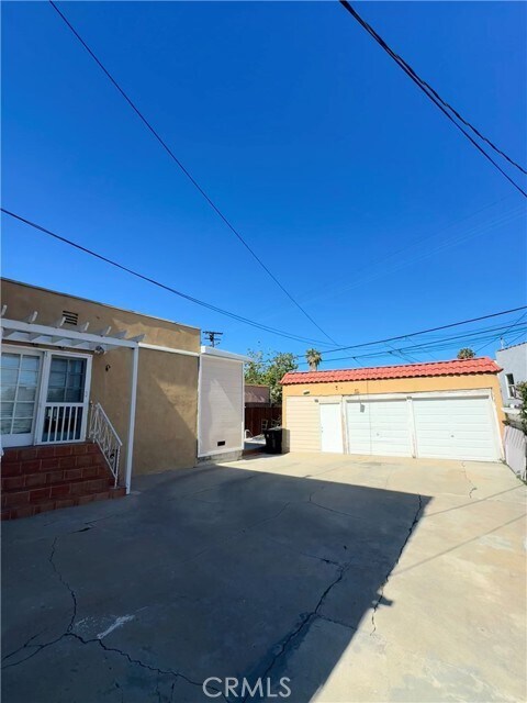 Building Photo - 1046 S Citrus Ave