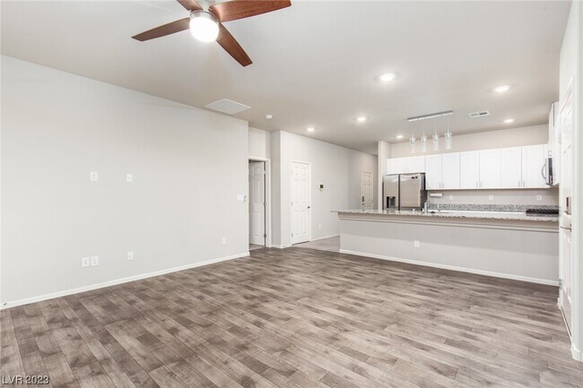 Building Photo - 7550 Garnet Moon St