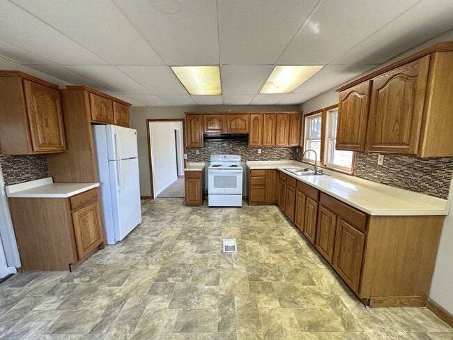 Building Photo - 4028 40th Ave N