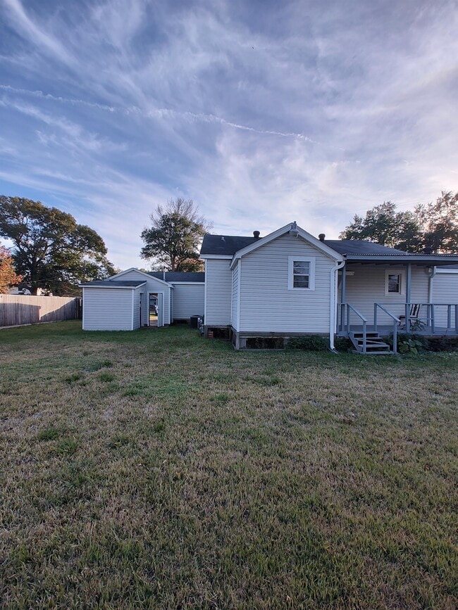 Building Photo - 1110 Johnson Ave