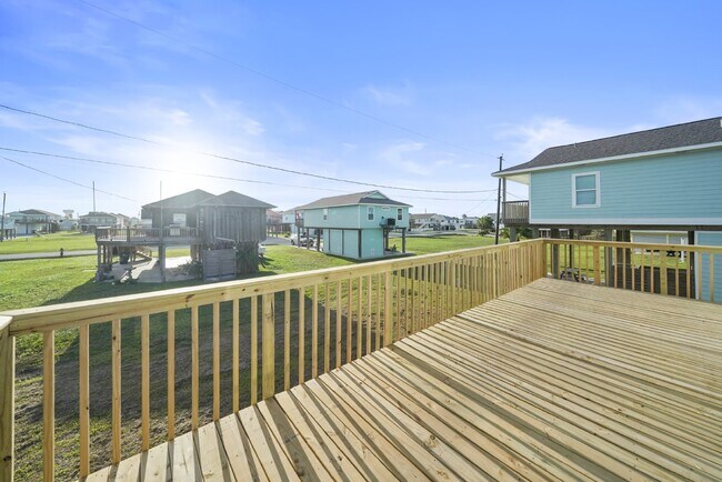 Building Photo - 4126 San Jacinto Dr