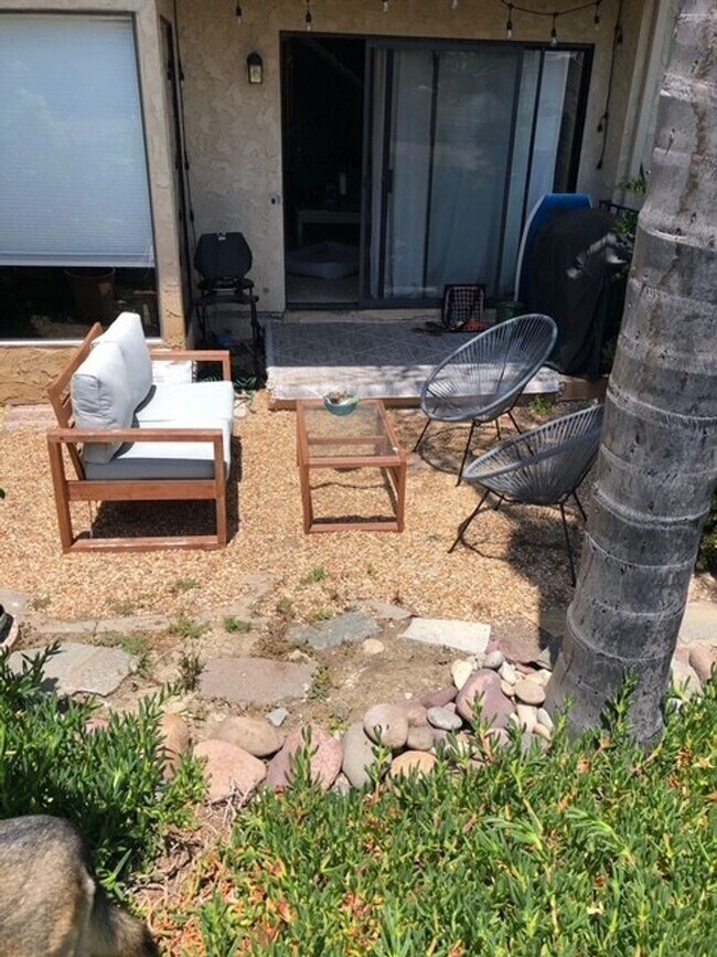 Building Photo - Bright 2 bedroom 2.5 bath townhome in La Costa and award winning schools