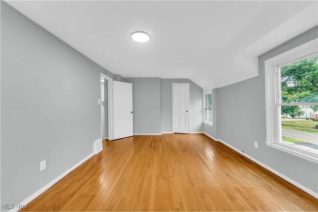 Building Photo - 19415 Shakerwood Rd