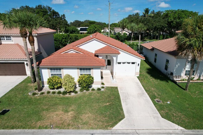 Building Photo - 10651 Buttonwood Lake Dr