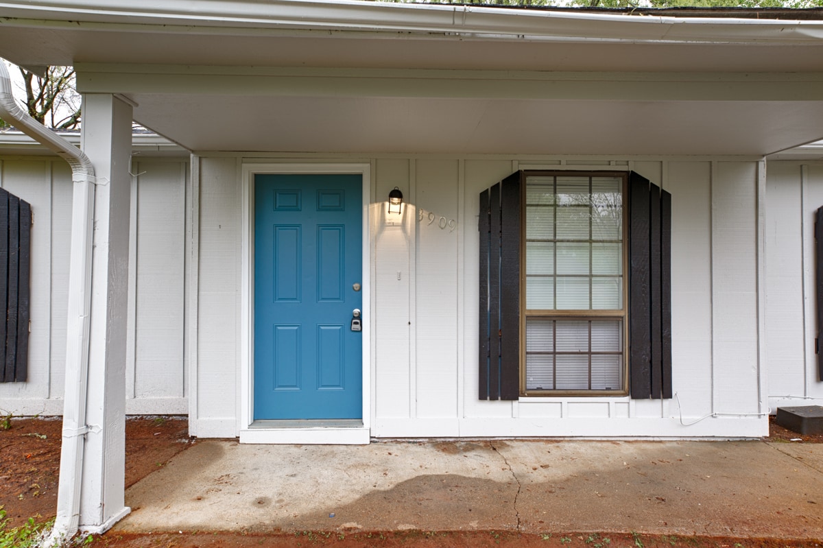 Building Photo - 3909 Fair Oak Ln SW