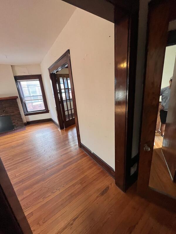 Building Photo - 111 E Gorham St