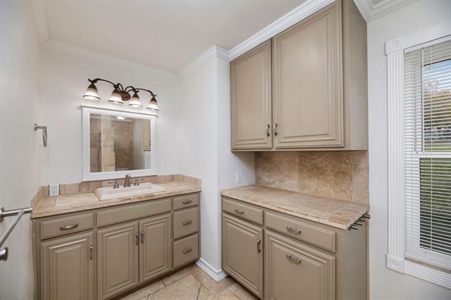 Building Photo - 5624 Charlott St