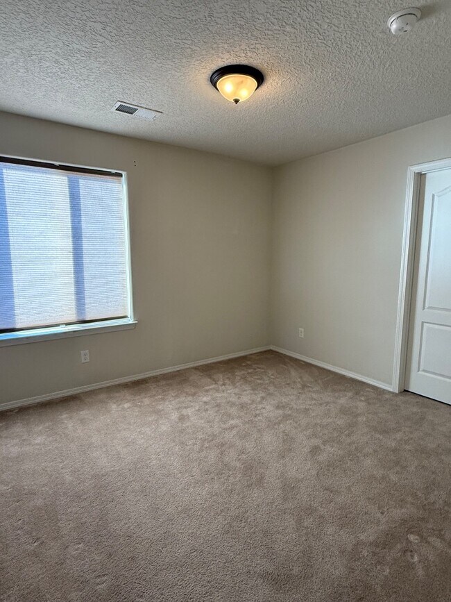 Building Photo - 12023 Pocono Rd SE