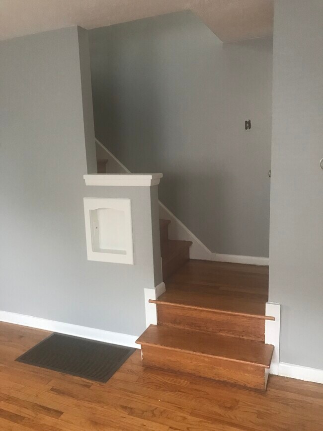stairs to 2nd level - 115 N Hampton Rd