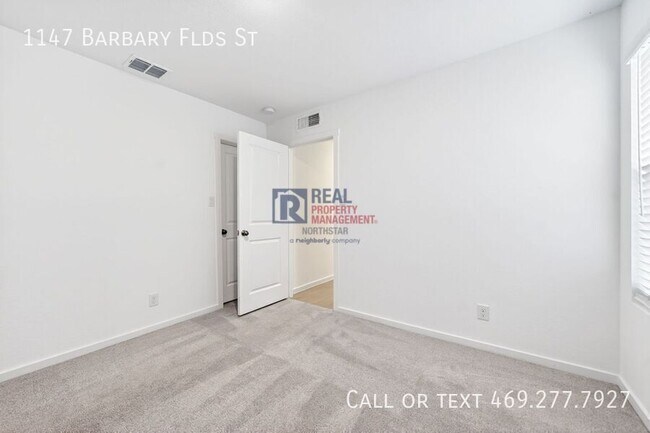 Building Photo - 1147 Barbary Flds St