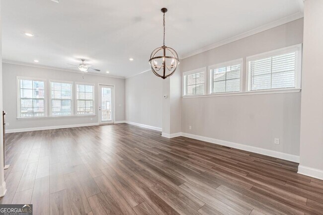 Building Photo - 5051 Pinckney Ln