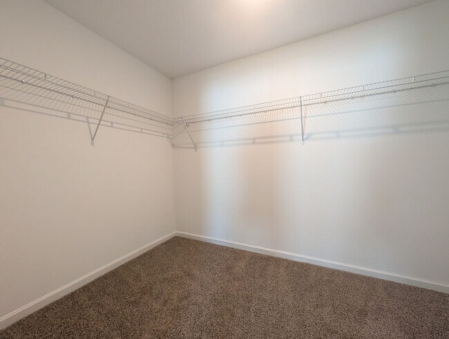 Building Photo - ENTRADA SUBDIVISION - THIS 4/2/3 HOME WITH OVER 2,140 sqft AND FENCED REAR YARD IS NOW AVAILABLE!!