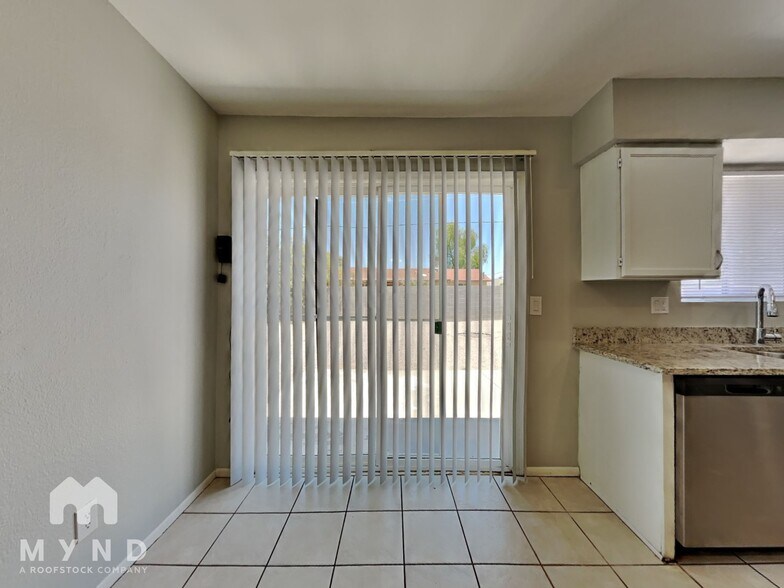 Building Photo - 11520 E Wier Ave