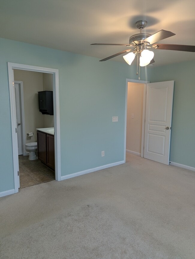 Building Photo - Charming 3-Story Townhome in Shiloh Grove