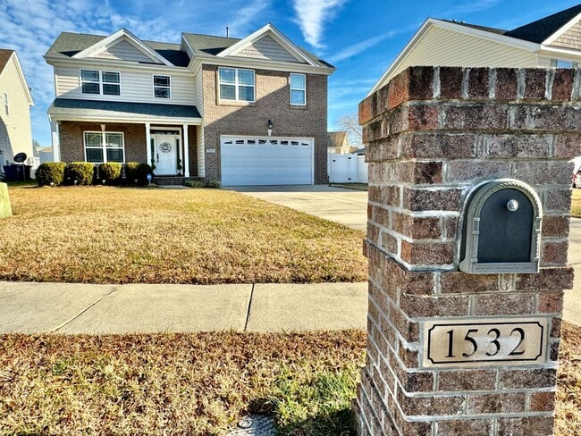 Building Photo - 4-Bedroom Home Ready 07-10-26!! Gourmet Kitchen - Fenced Backyard - Pet Friendly!