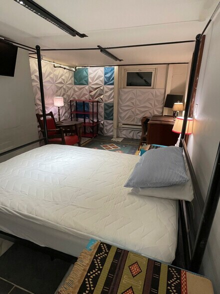 Building Photo - 4778 Rogers Rd