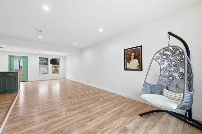 Building Photo - 2903 Pecan Cir