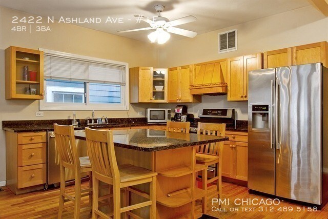 Building Photo - 2422 N Ashland Ave