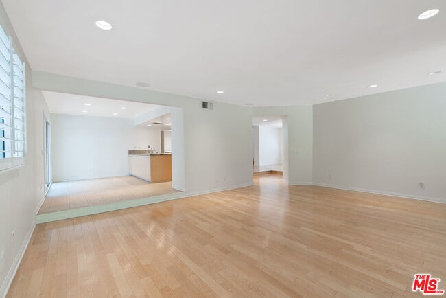 Building Photo - 23454 Park Hermosa